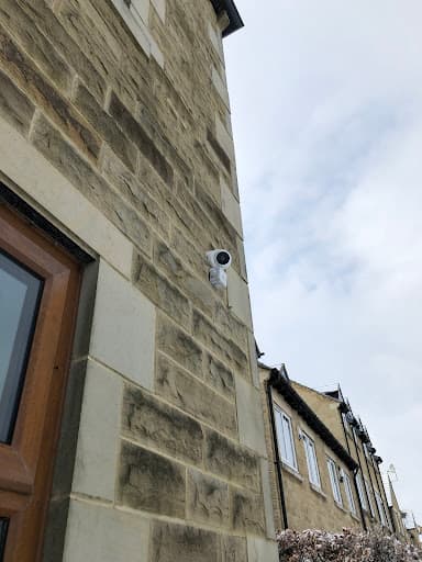 CCTV PEOPLE — Customer photo